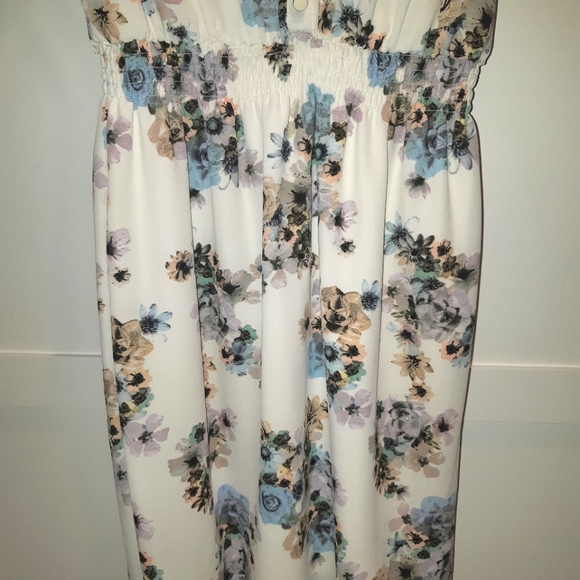 Dynamite Floral Summer Dress - Picture 7 of 11